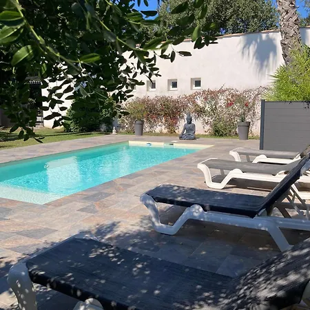 D'hotes Du Bijou Bleu Bed & Breakfast *