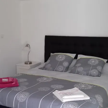 D'hotes Du Bijou Bleu Bed & Breakfast *